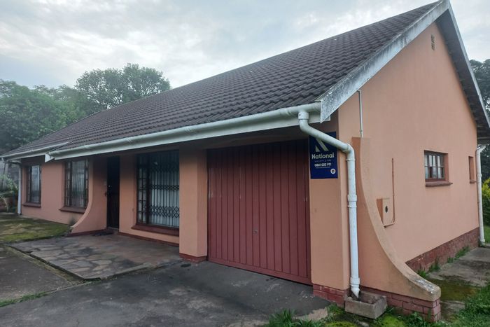 For Sale: House in Bisley with 3 beds, 2 baths, and prime amenities.