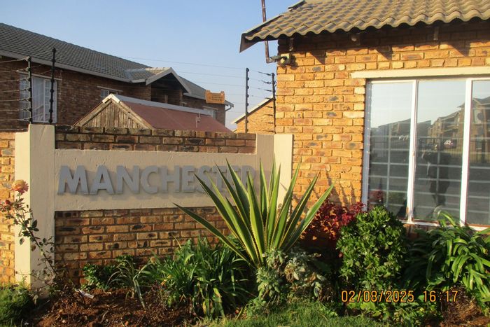 Chloorkop Apartment For Sale: 2 Bedrooms, balcony, covered parking, tenant-occupied.