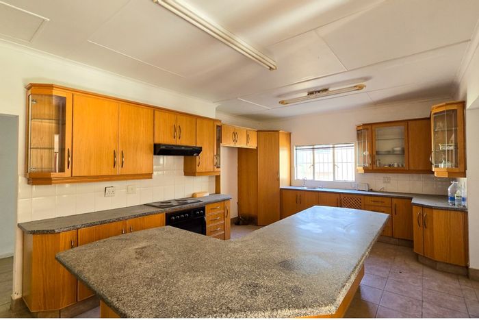 Gonubie Farm For Sale: 3.4 hectares, two houses, workshops, mixed-use potential.