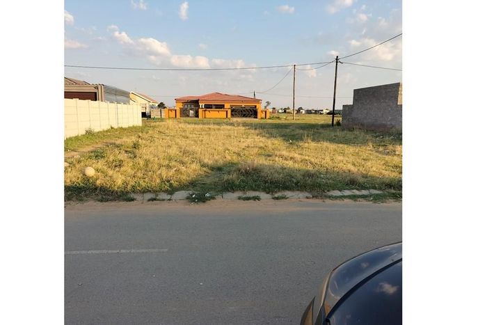 Vacant Land Residential in Zamdela, For Sale - 331 m² for future development.