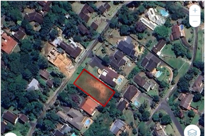 Vacant Land Residential in Uvongo For Sale: 1263 m², water connection, building plans included.