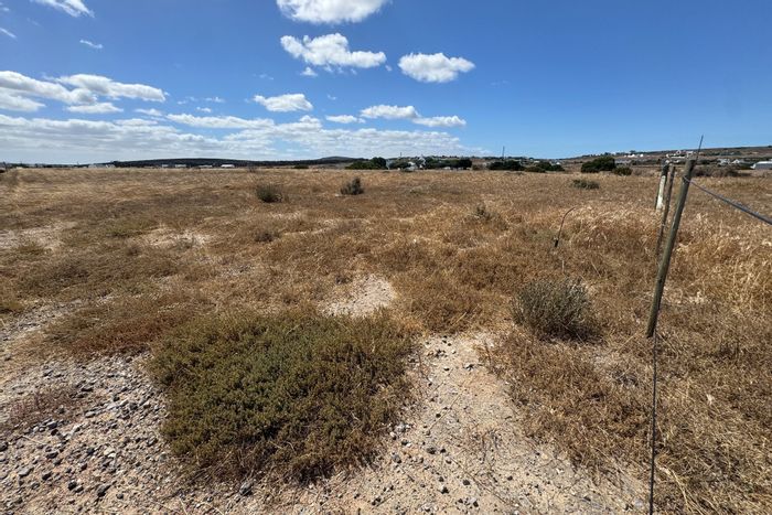 For Sale: Vacant Land Residential in Long Acres Country Estate, 2-hectare stand available.