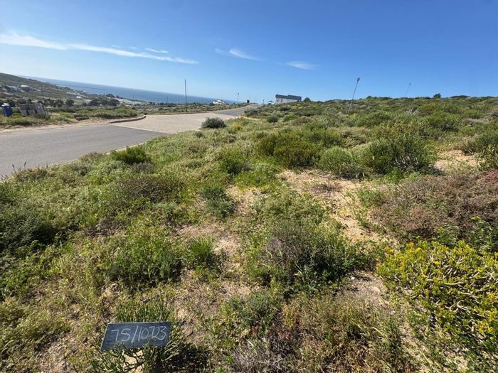 For Sale: Vacant Land in St Helena Views, 338 sqm with ocean views and amenities.