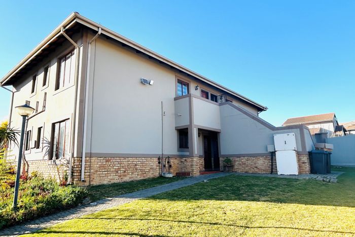 2-Bedroom Apartment For Sale in Halfway Gardens with secure complex and study nook.