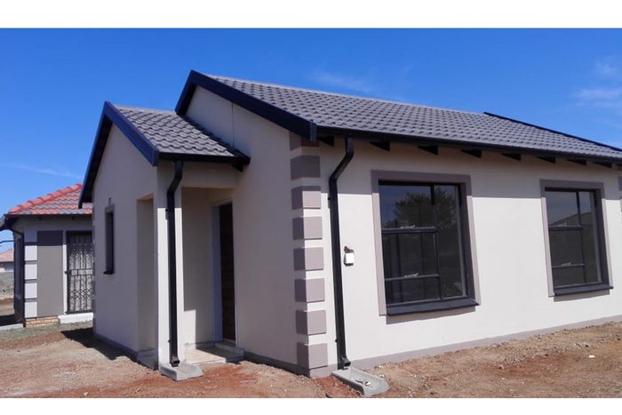 For Sale: House in Vanderbijlpark CE, 2 beds, customizable design, no attorney fees.