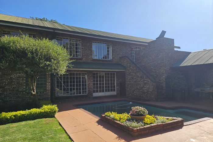 Dual living opportunity in Groenkol: two homes, pool, garden, and more! For Sale.