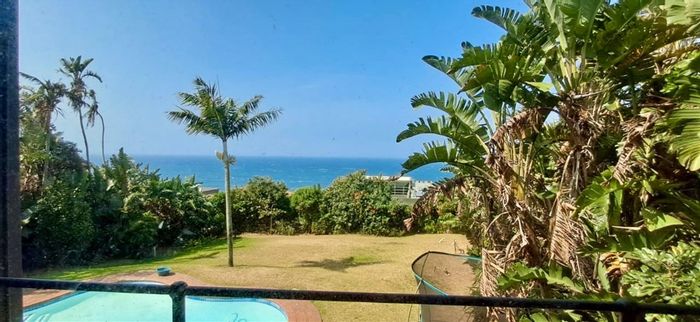 5-Bedroom House with Sea Views, Pool, and Garages in Umdloti Beach For Sale