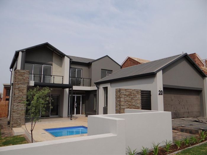 For Sale: House in Midstream Estate with pool, patio, and 5 bedrooms.