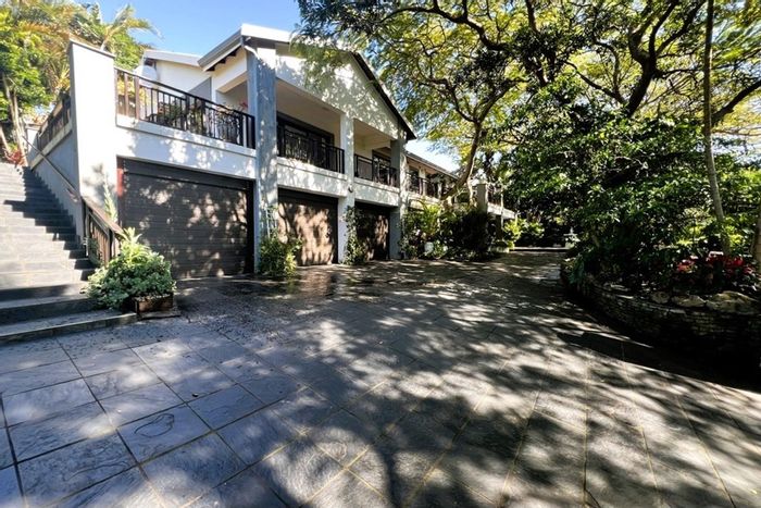 Ballito Central House For Sale: Spacious 4-bedroom home with sea views and granny flat.