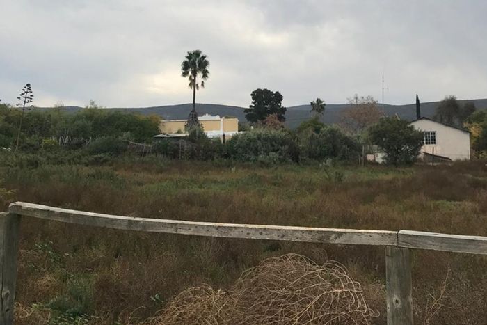 McGregor Central House For Sale: 3 dwellings on 4283 m², ideal for development.