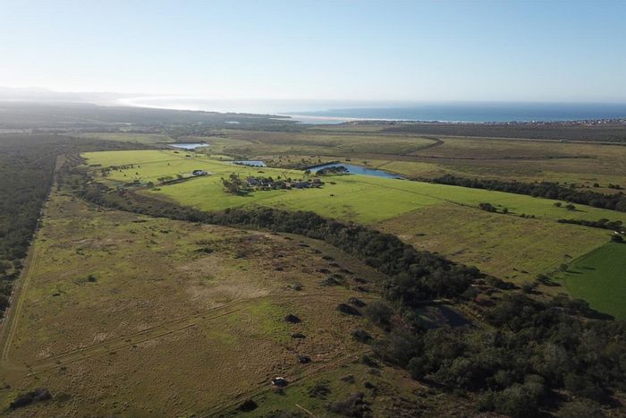 Kabeljauws For Sale: Vacant Land Residential with security, nature trails, and equestrian facilities.