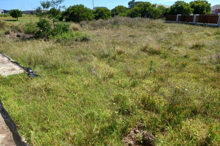 Vacant land for sale in Fountains Estate, near beach, golf, and amenities.
