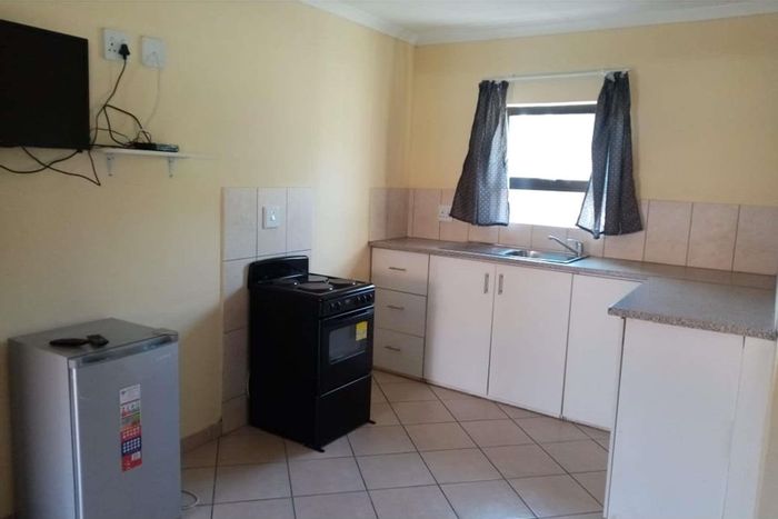 Cottage To Rent in Bronkhorstspruit Rural: Furnished, secure, near Kusile Power Station.