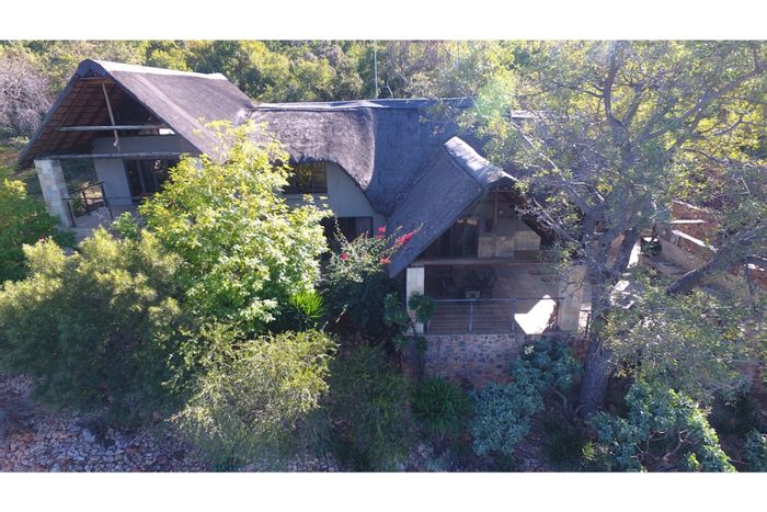 Rooiberg House For Sale: 4 beds, game farm access, pool, garage, scenic views.