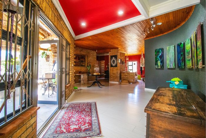 For Sale: Spacious Welgelegen House with dual-living, pool, sauna, and secure parking.