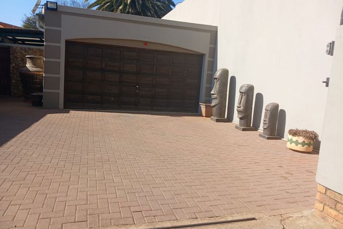 For Sale: Spacious 3-Bedroom House in Dalpark with Pool, Flatlet, and Security.