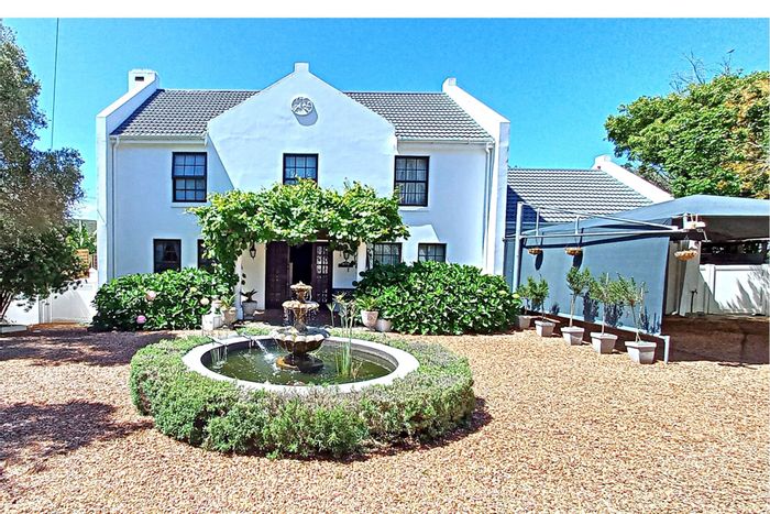 Tergniet House For Sale: 4 bedrooms, pool, solar system, mountain views.