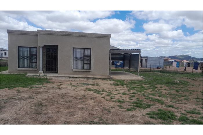 For Sale: House in Polokwane Rural, 2 Bedrooms, near Seshego, low rates.