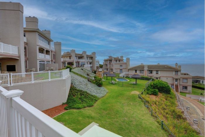 For Sale: Townhouse in Pinnacle Point Golf Estate with pool access and ocean views.