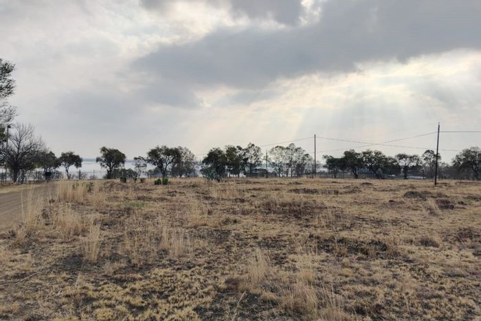 Vacant Land Residential For Sale in Oranjeville Central, 3067 m² near Vaal Dam.
