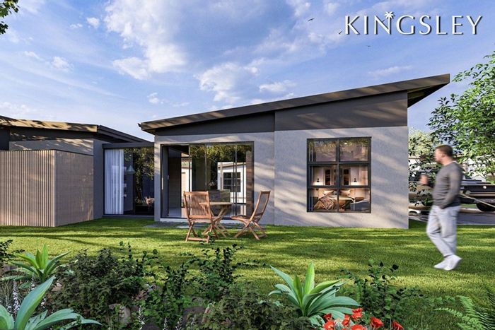 For Sale: House in Palm Lakes Estate with gardens, clubhouse, pools, and security.