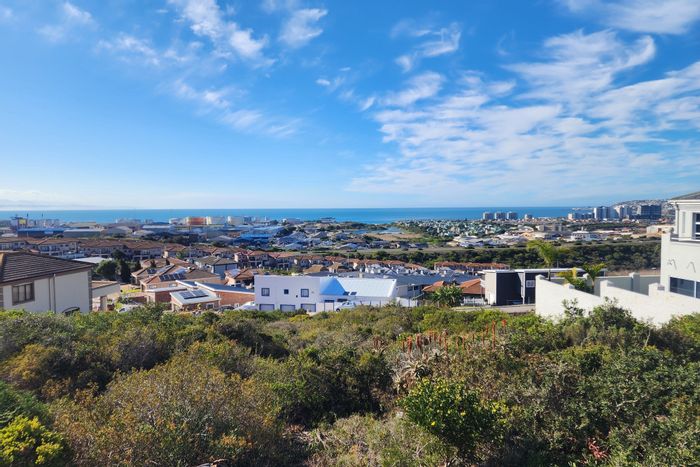 Island View Vacant Land For Sale: Build your dream home with ocean views.