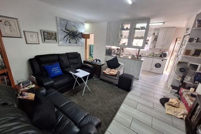 Townhouse For Sale in Rand Collieries: 2 bedrooms, pet-friendly, secure complex amenities.