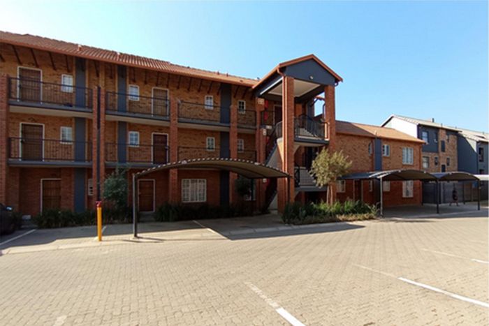 Wolmer Apartment For Sale: 1 Bed, Open-Plan Living, Secure Parking, Ideal Investment.