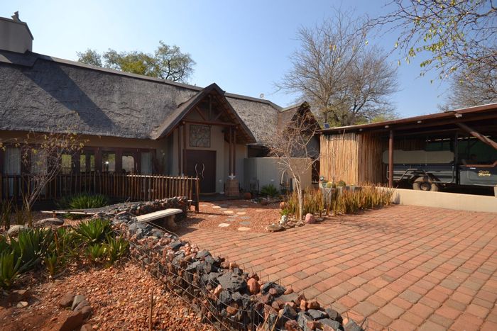 Raptors View House For Sale: 4 bedrooms, river views, pool, solar backup.