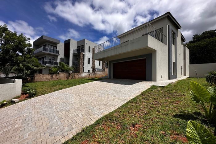 For Sale: Riverside Park House with 5 bedrooms, pool access, and secure estate amenities.