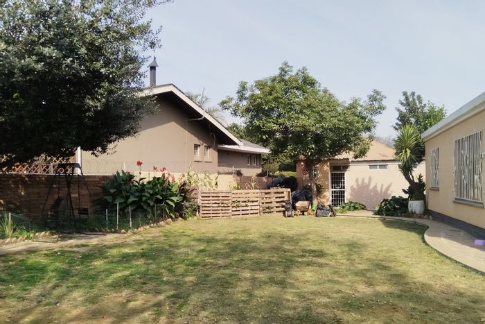 For Sale: Parkdene House with 7 units, 12 beds, and ample parking.