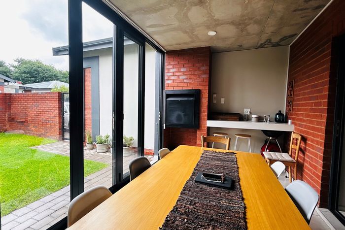 3-Bed, 2-Bath House for Sale in Vorna Valley with pool and inverter.