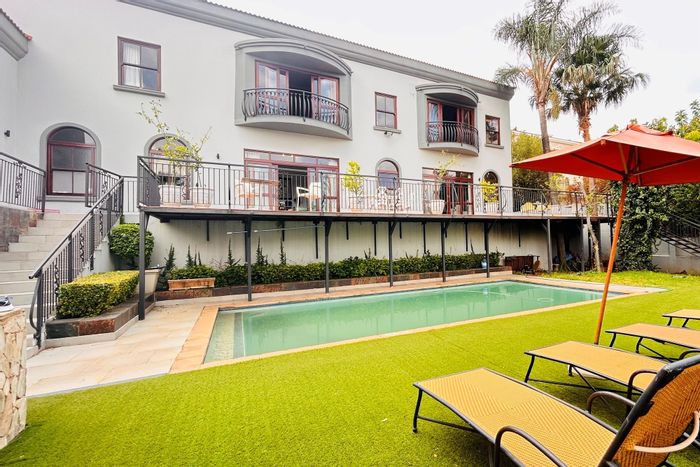 For Sale: House in Waterkloof Ridge with 7 en-suite bedrooms, pool, and security.