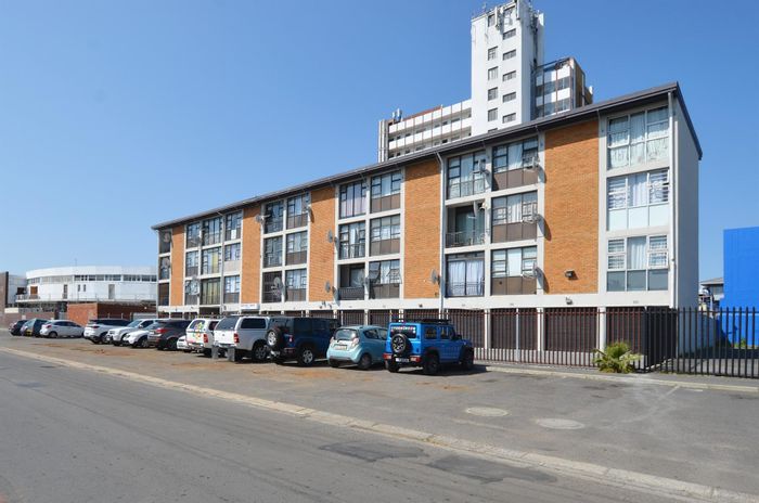 For Sale: 2-bedroom apartment in Fairfield Estate, close to shops and schools.