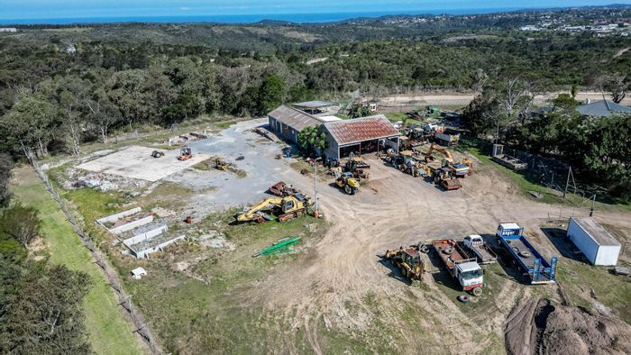 Vacant Land Residential in Gonubie For Sale – Last site, dual water supply, tenanted workshop.