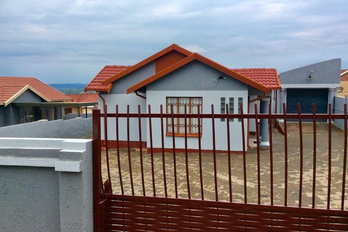 3-bedroom house with garage and spacious yard in Tlhabane West, For Sale.