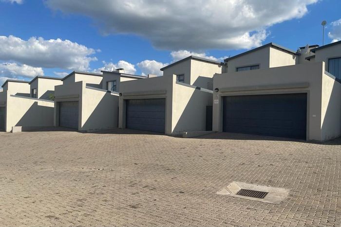 For Sale: 3-Bedroom Apartment in Ben Fleur with 24/7 Security and Double Garage.