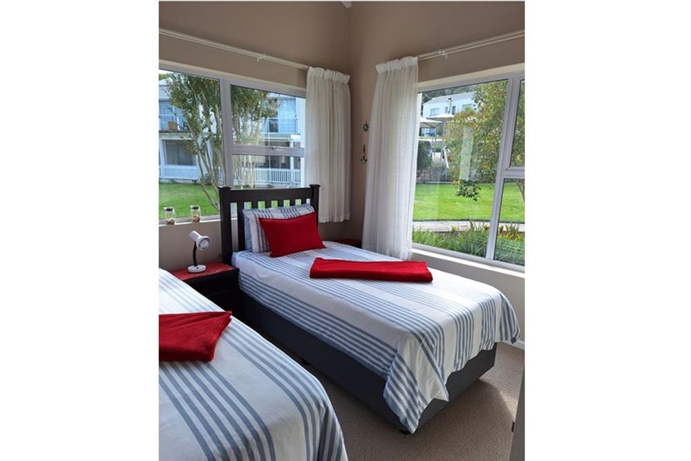 second bedroom garden view