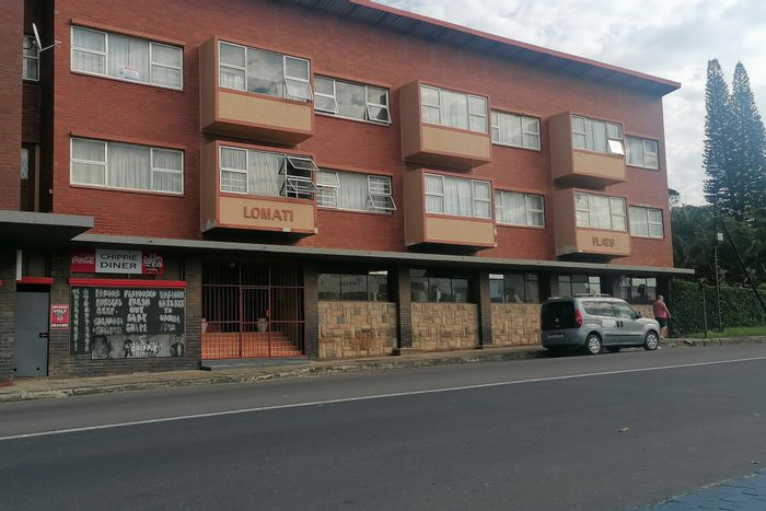 2-Bedroom Apartment For Sale in Margate Central with Garage and Garden BBQ Area.