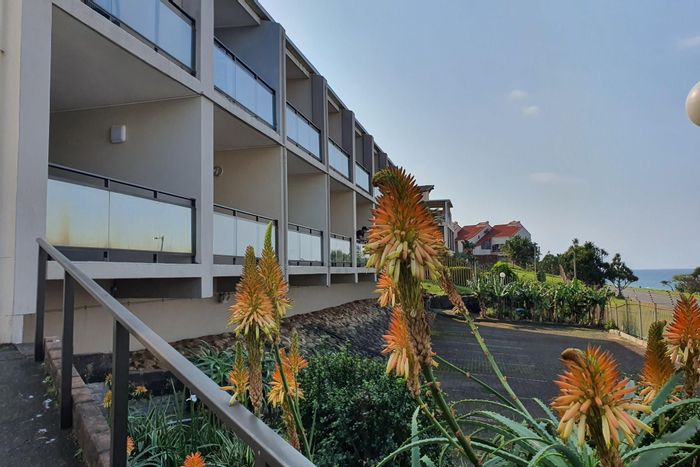 For Sale: Uvongo Apartment with sea views, beach access, and communal pool.