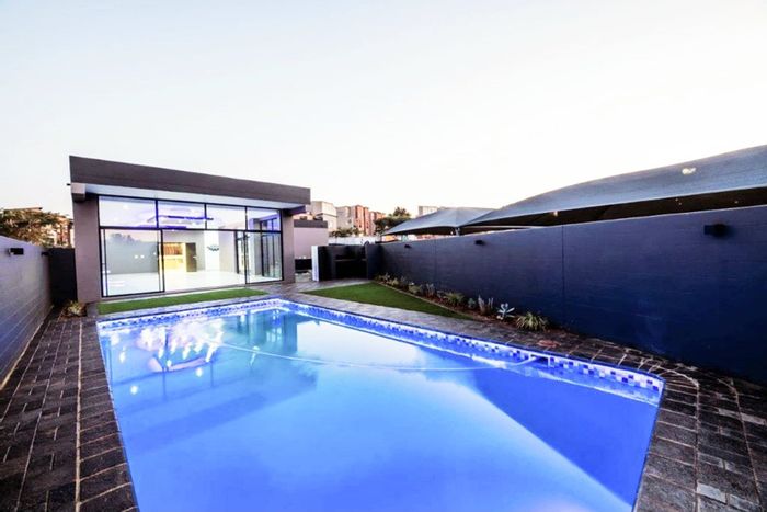 For Sale: 3-Bedroom Apartment in North Riding AH with pools and parking.