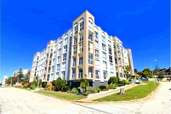 Humewood Apartment To Rent: 3 Bedrooms, Sea Views, Fully Furnished, R21,500 pm.