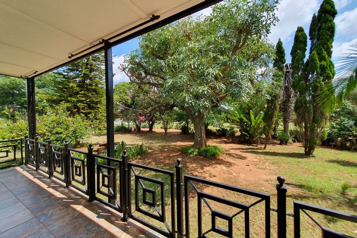 For Sale: House in Patryshoek AH with two homes, workshop, and secure amenities.