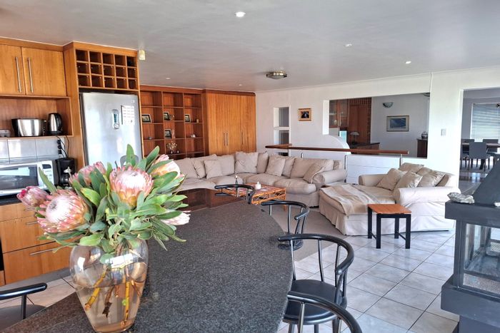 Bettys Bay Central House For Sale: 5 beds, 5 baths, beach proximity, dual kitchens.