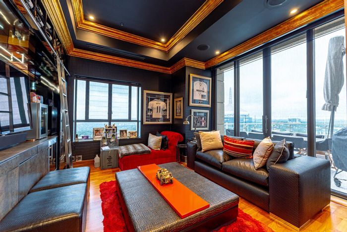 Penthouse in Sandown For Sale: Luxury living with unique amenities and breathtaking views.