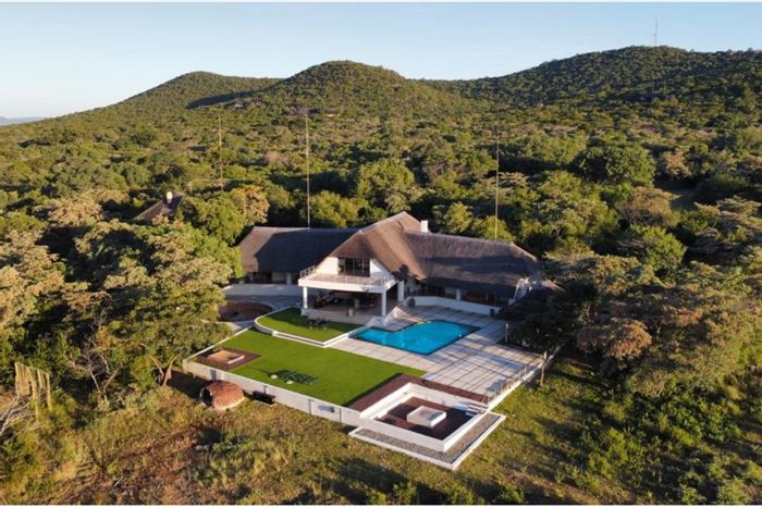 For Sale: House in Mabula Private Game Lodge - Big 5, pool, outdoor entertaining.