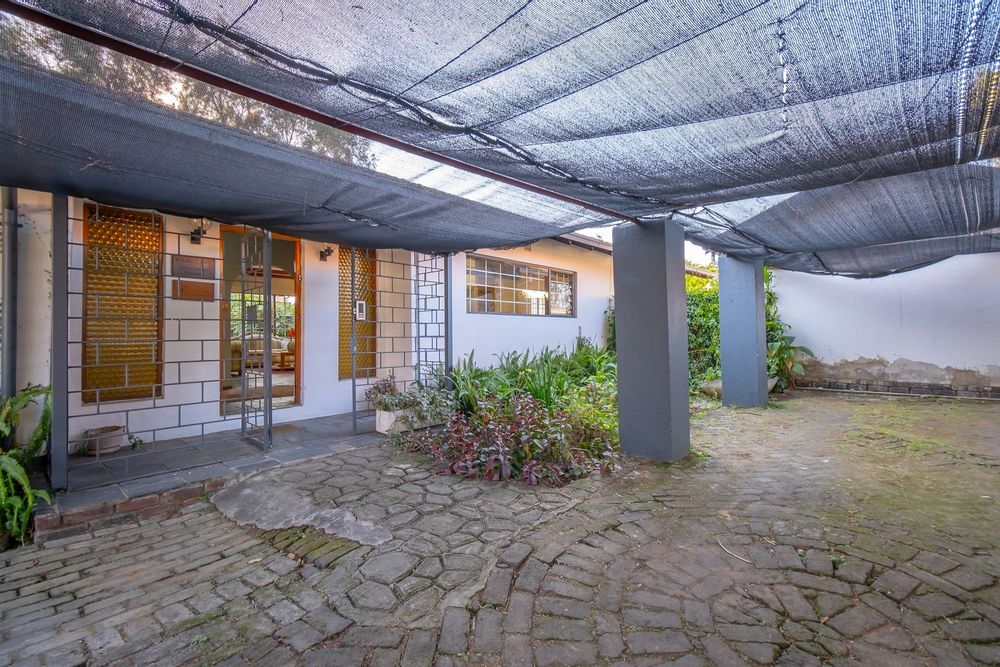 Carport and entrance to house