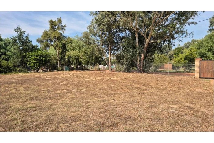 Vacant Land Residential in Kalbaskraal For Sale: 1058 sqm, fenced, near amenities.