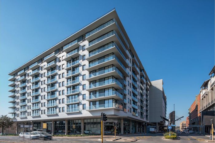 For Sale: Apartment in Melrose Arch with generator, pool, and top security.