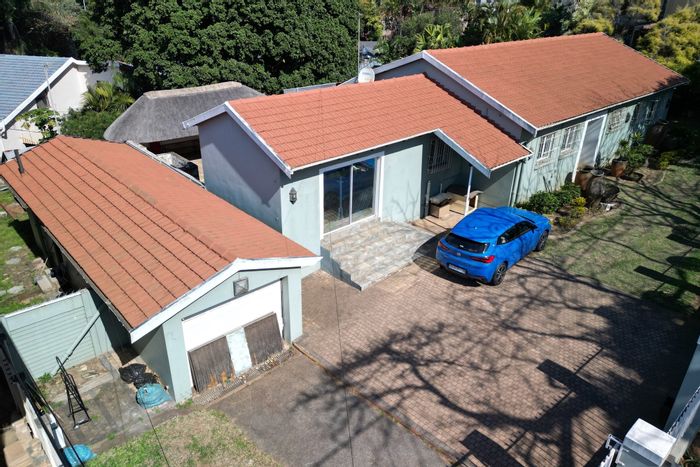 Durban North House For Sale: 4 beds, pool, 8-car garage, fiber internet.